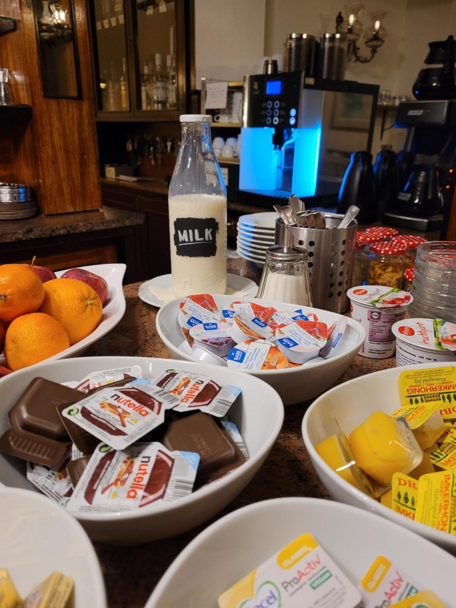 Hotel Zur Linde 멜도르프 외부 사진