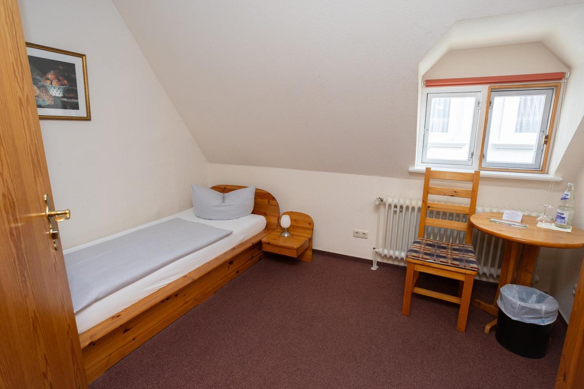 Hotel Zur Linde 멜도르프 외부 사진