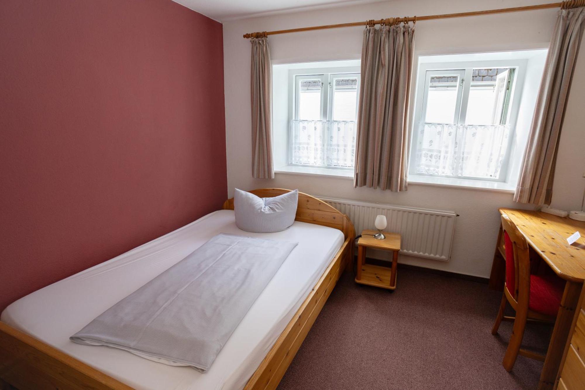 Hotel Zur Linde 멜도르프 외부 사진
