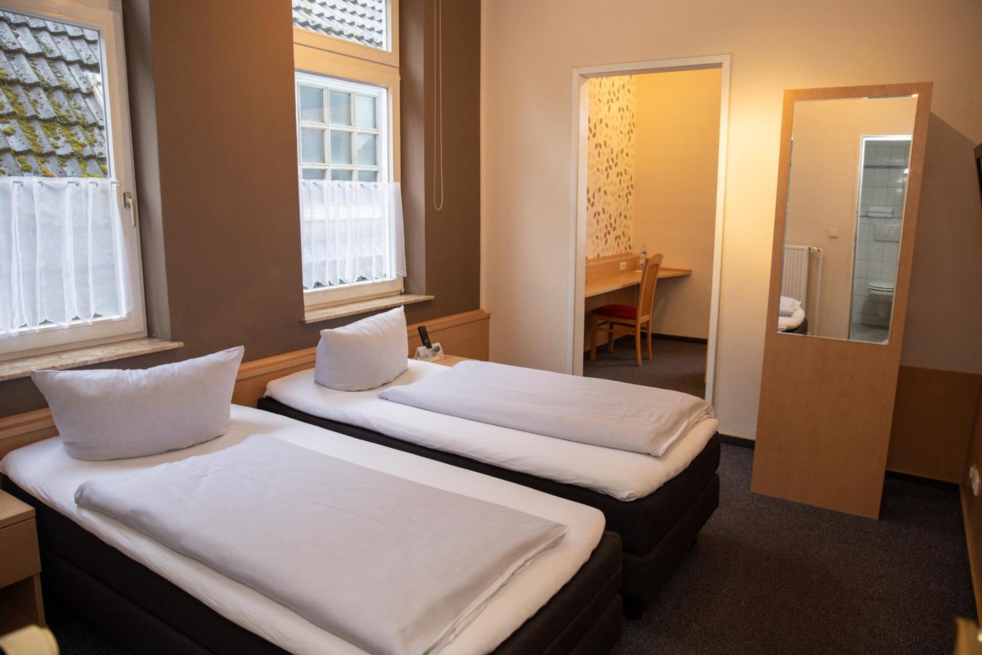 Hotel Zur Linde 멜도르프 외부 사진