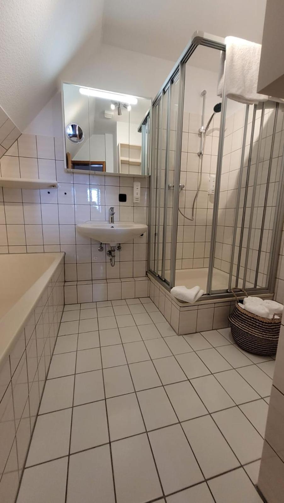 Hotel Zur Linde 멜도르프 외부 사진