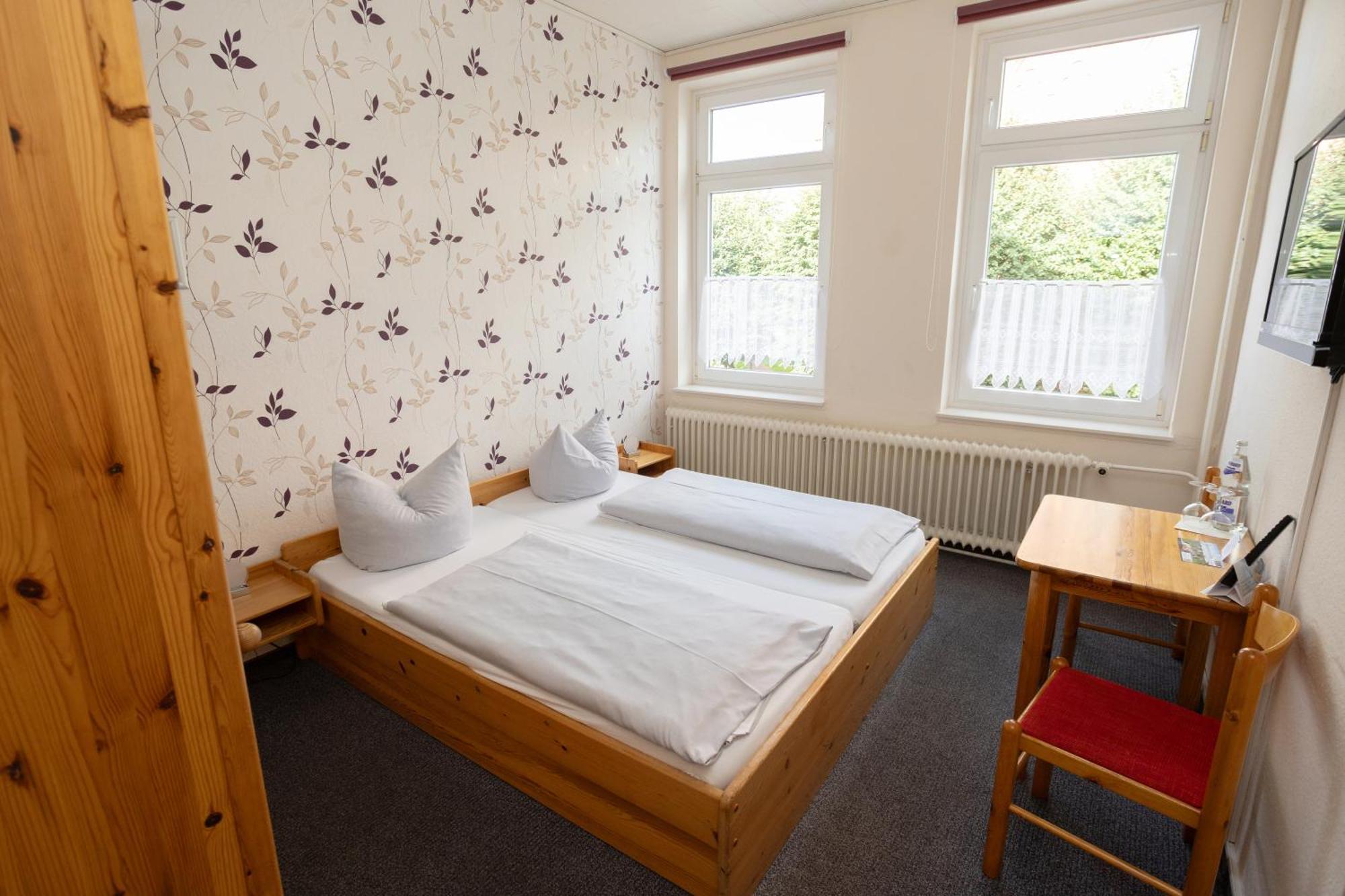 Hotel Zur Linde 멜도르프 외부 사진