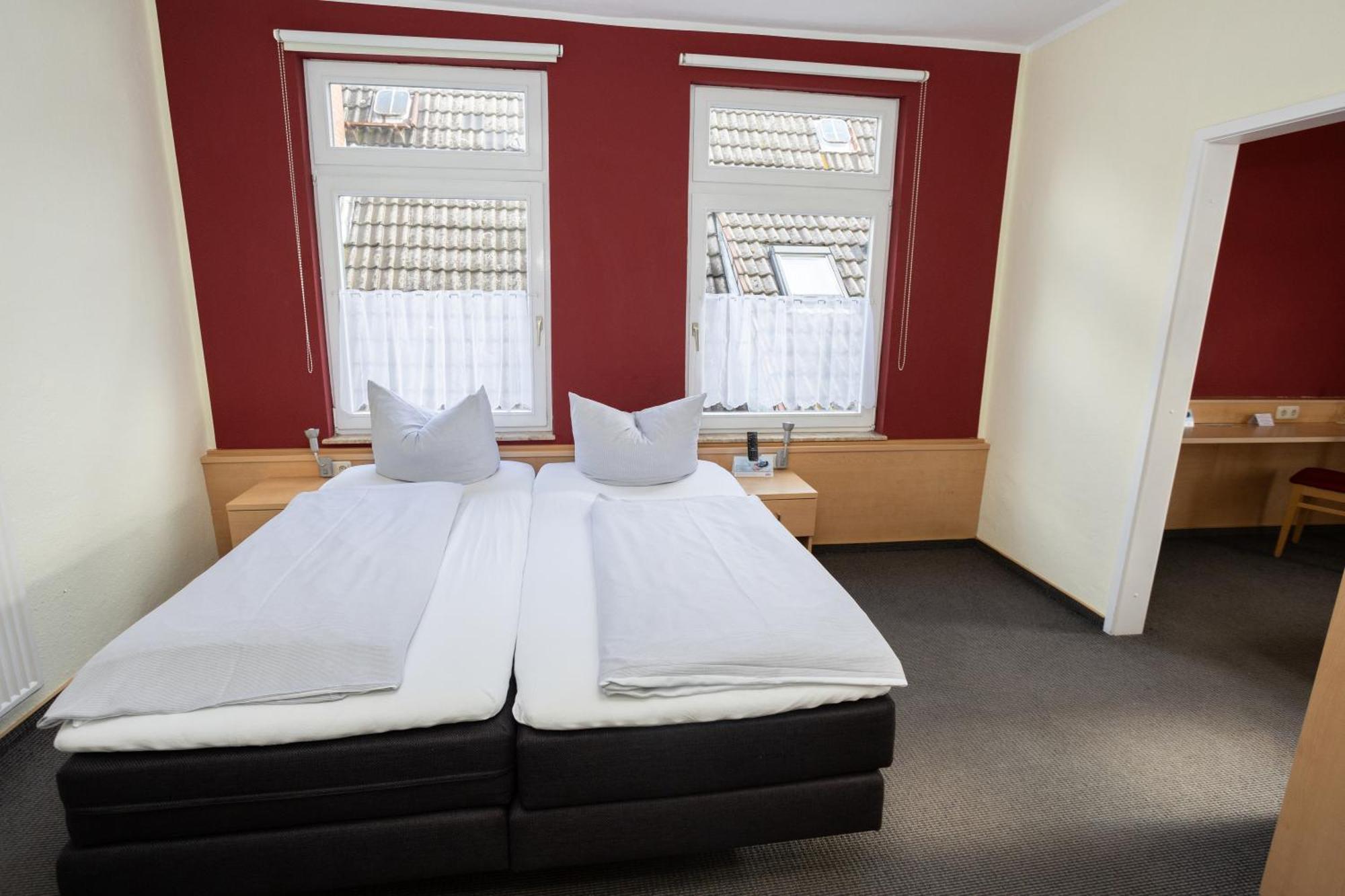 Hotel Zur Linde 멜도르프 외부 사진