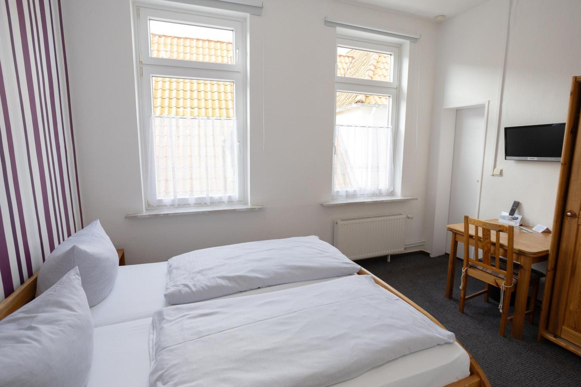 Hotel Zur Linde 멜도르프 외부 사진