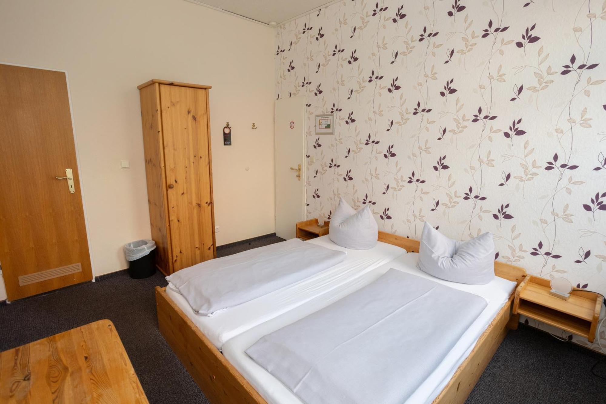 Hotel Zur Linde 멜도르프 외부 사진